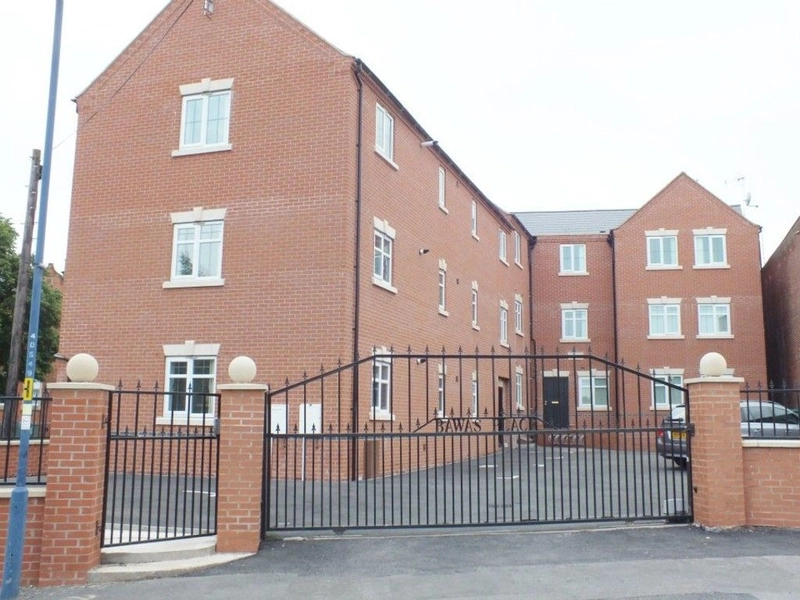 3 Bedroom Apt - Flat 5, Bawas place - Alfreton Road - Thumbnail 6